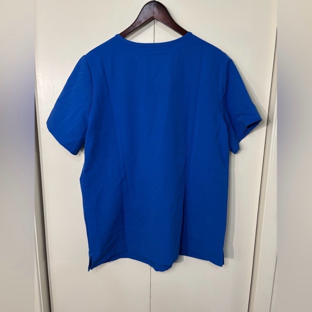 Figs Casma Women's Scrub Top - Picture 2 of 3